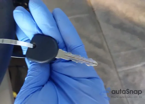 2004 Chevrolet Venture Plus z USA, uszkodzony, nr VIN 1GNDU03E14D153473